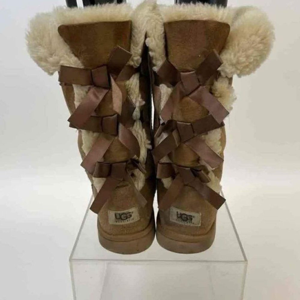 UGG Brown Bailey Bow Shearling Winter Style Boots - Size 6